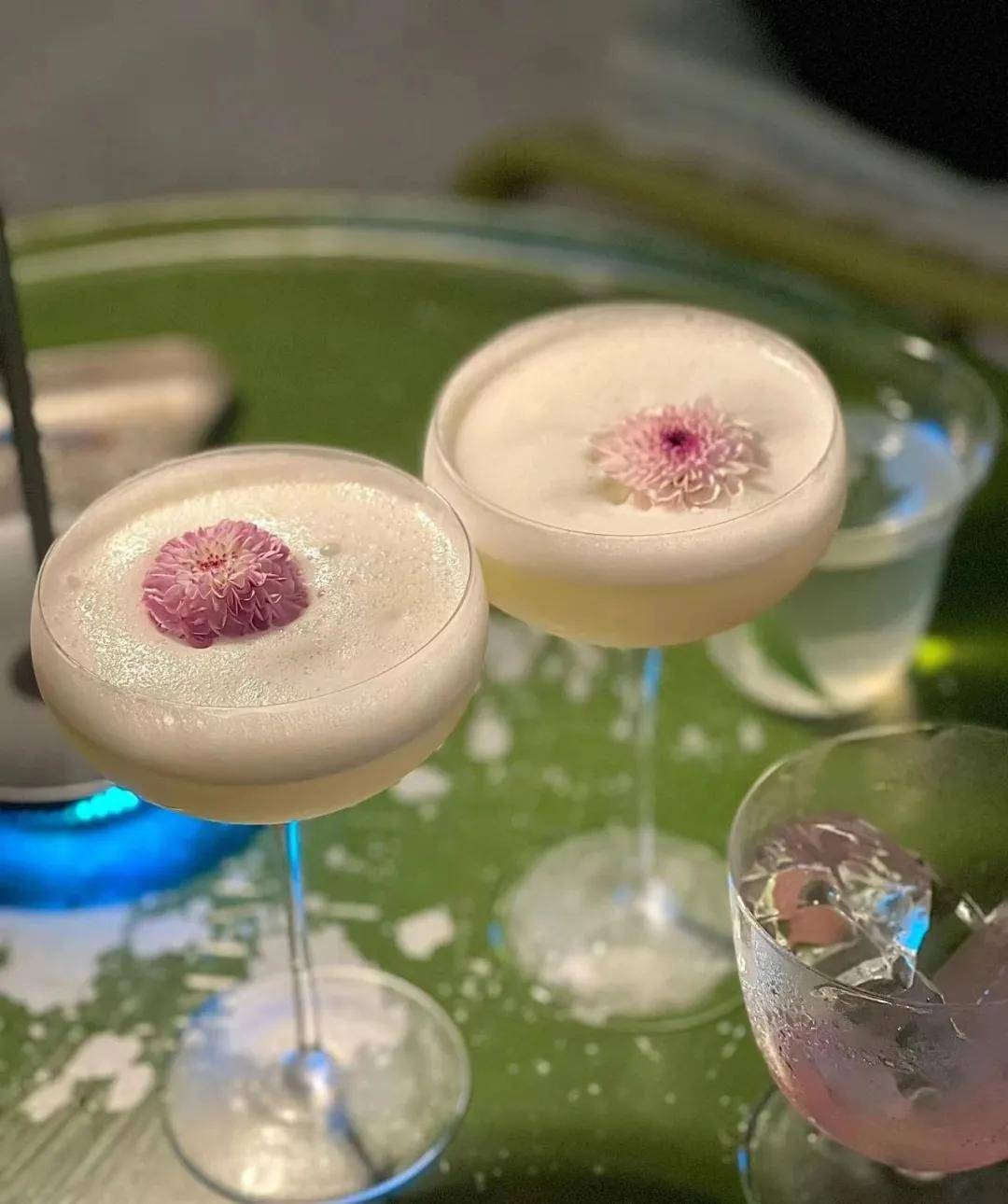 年輕人偏愛“微醺” 似酒非酒的無酒精飲料正引領(lǐng)即飲新風(fēng)尚